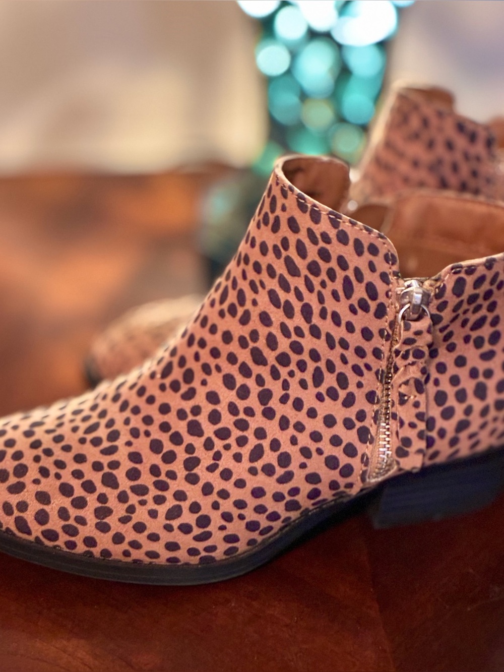 Arizona ladies ankle boots in leopard print. Size 6